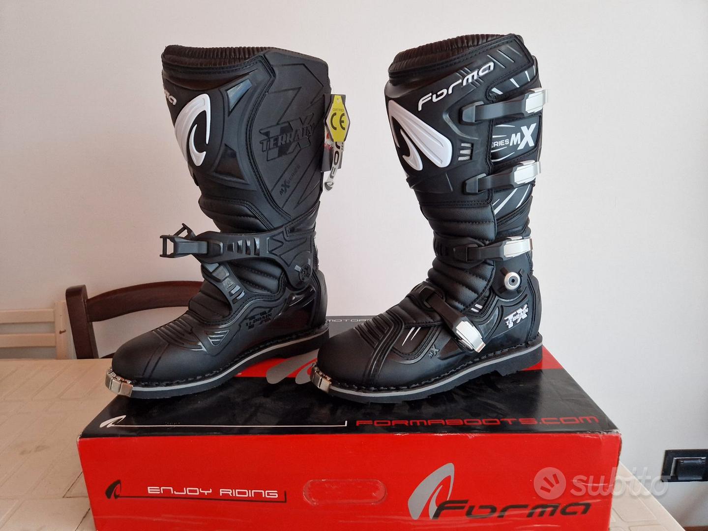 Stivali enduro sale con snodo