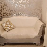 divano antico elegante bianco 2 posti 