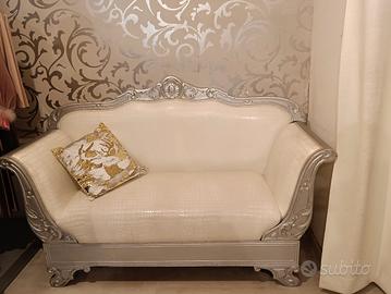 divano antico elegante bianco 2 posti 