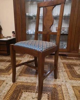 Tavolo da pranzo rettangolare con sedie