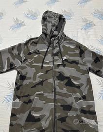 Giaccetto Nike mimetico con zip