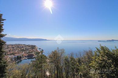 VILLA SINGOLA A TOSCOLANO-MADERNO
