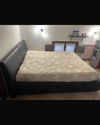 Letto matrimoniale moderno in pelle