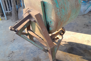 Betoniera con attacco per trattore