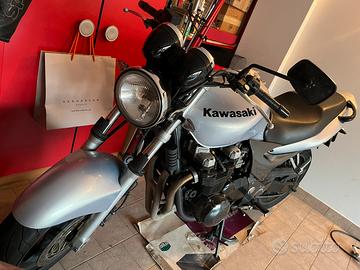 Kawasaki ZR750