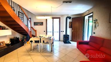 Polesella, villetta bifamiliare come nuova