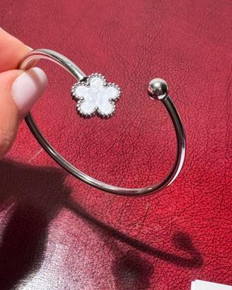 Bracciale rigido fiore