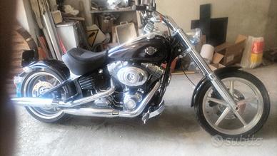 Harley-Davidson Softail Rocker C