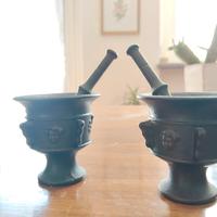 Coppia mortai in bronzo vintage con pestelli decor