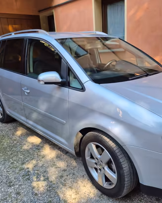 VW Touran 2006 Benzina