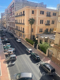 Stanza in appartamento posto in pieno cen