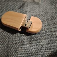 chiavetta usb in legno