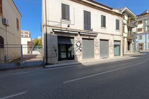 NEGOZIO A SANT'EGIDIO ALLA VIBRATA