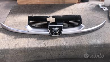 Mascherina anteriore Peugeot 206 GT