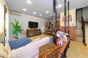 VILLA A SCHIERA CENTRALE A NOALE