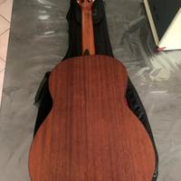 set di strumenti musicali e un amplificatore 