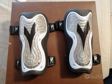 Parastinchi calcio  DIADORA Taglia M