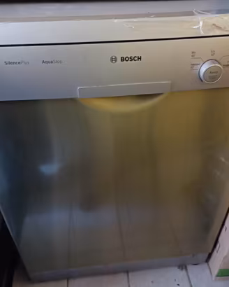 Lavastovoglie BOSCH usata POCHISSIMO (10 volte?)