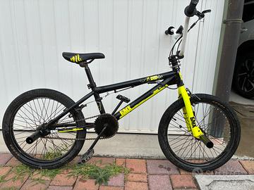 Bicicletta BMX fristyle per ragazzo/a
