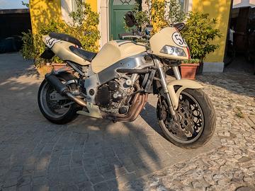 Suzuki GSXR 750