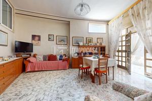 CASA SINGOLA CON TERRAZZO