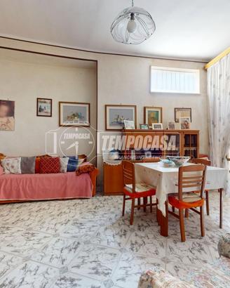 CASA SINGOLA CON TERRAZZO