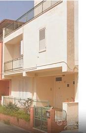 Casa intera su due livelli