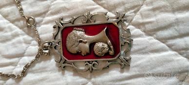 collana con medaglione in peltro anni 70