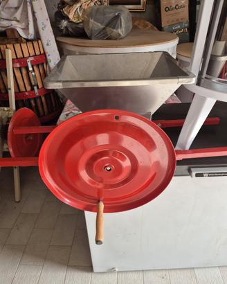 Pigiatrice manuale uva in acciaio inox 45x38