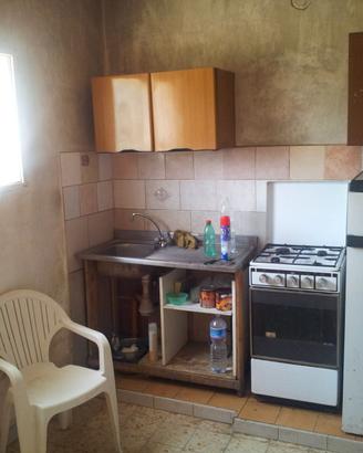 CUCINA DIVANO FRIGORIFERO MOBILI