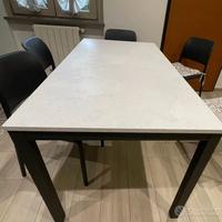 Tavolo da soggiorno con prolunga