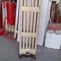 termosifone in ghisa con piedini