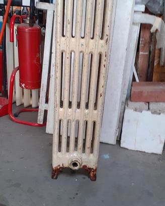 termosifone in ghisa con piedini