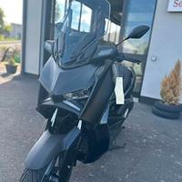 Yamaha X-Max 300 TECH MAX NERO O MAGMA