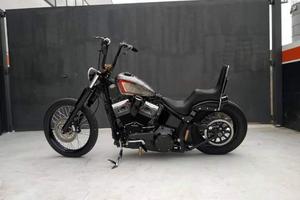 Harley-Davidson Softail Blackline - 2011