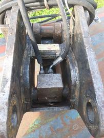 Gancio rapido per escavatore