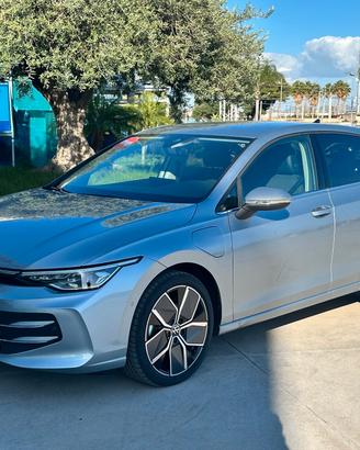 Volkswagen Golf 1.5 tsi ehybrid Style SUPER T-STOC