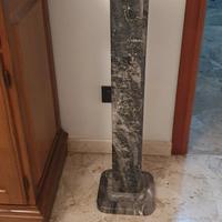 posacenere. e. colonna in. marmo