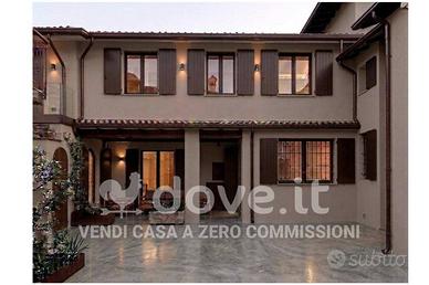 Appartamento di 100 m² con 3 locali e box auto a F