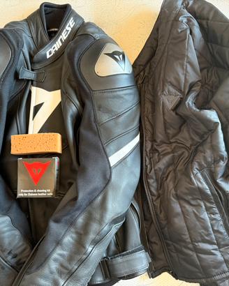 Giacca Dainese Avro 4 50 in pelle con 3 protezioni