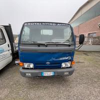 nissan cabstar ribaltabile trilaterale