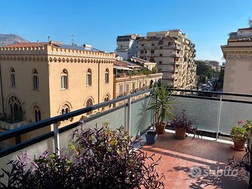 Zona via Dante - Stanze in palazzo signorile