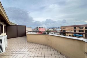 4 LOCALI A GIUGLIANO IN CAMPANIA