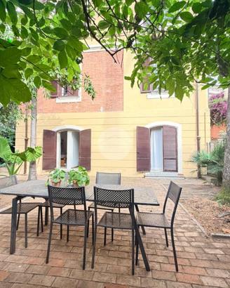 PORZIONE DI BIFAMILIARE A ROMA