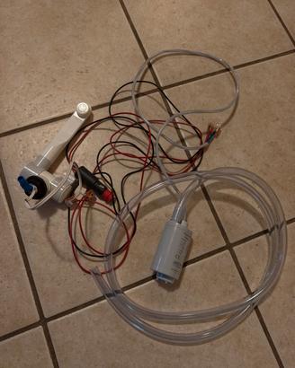 Kit rubinetto e pompa a immersione 12V