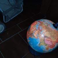 Lampada da camera a mappa mondo