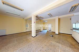 CERCHI UN LOCALE COMMERCIALE DI AMPIA METRATURA?