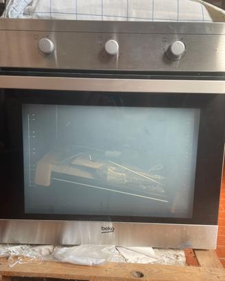 Forno a gas Beko modello OIG22101