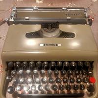 macchina da scrivere Olivetti 22