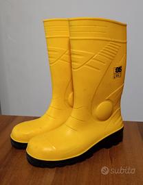 stivali in gomma n. 45